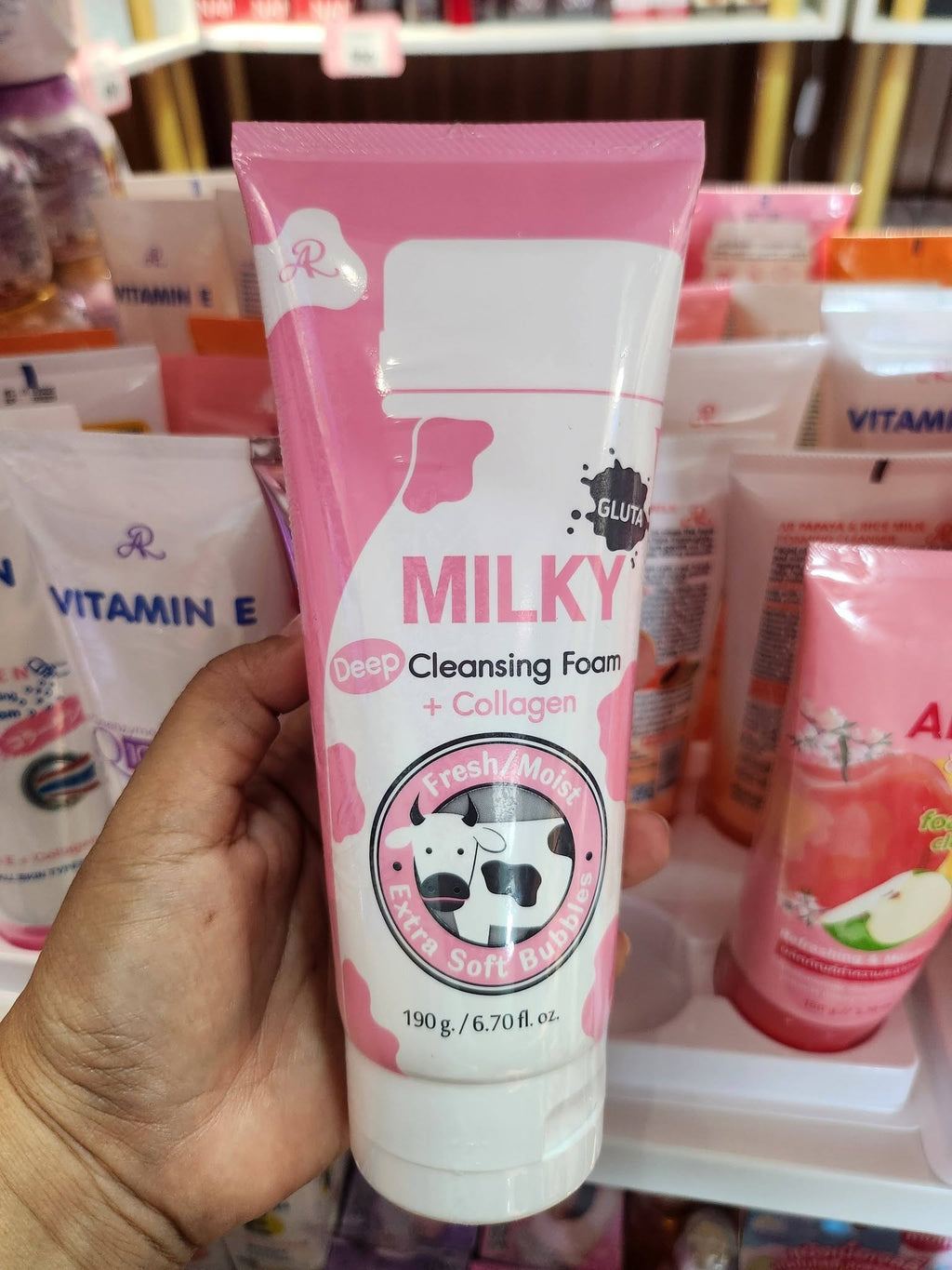 AR GLUTA MILKY CLEANSING FOAM