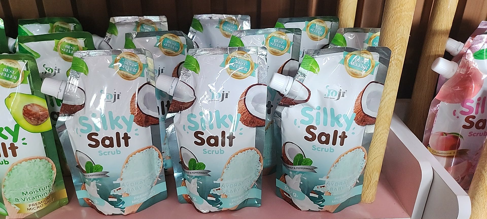 JOJI SECRET YOUNG SILKY SALT SCRUB COCONUT & PEPPERMINT